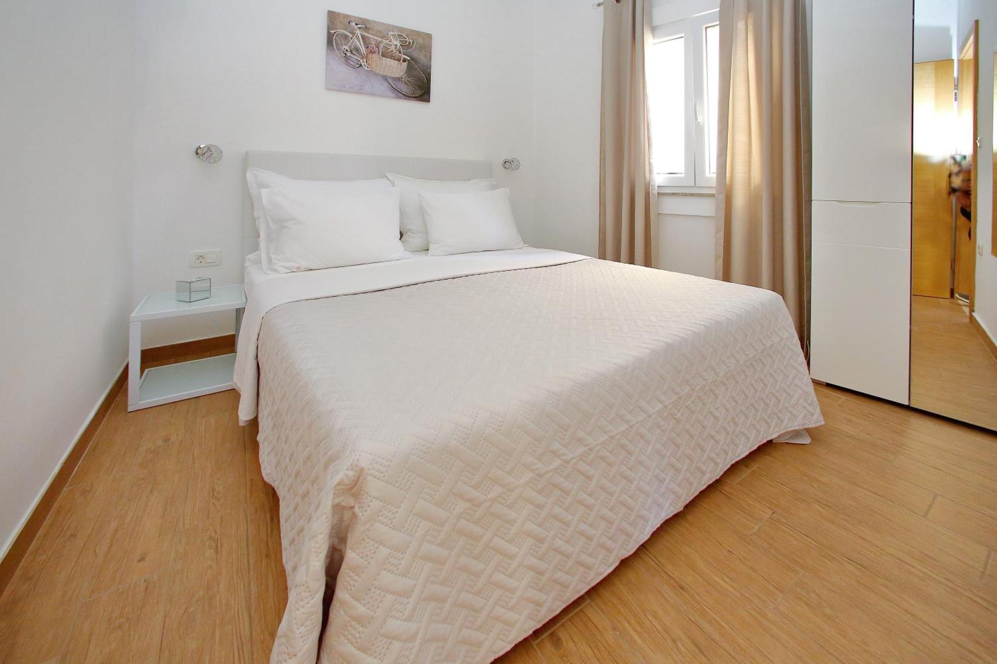 Apartments Nina Бибине Екстериор снимка