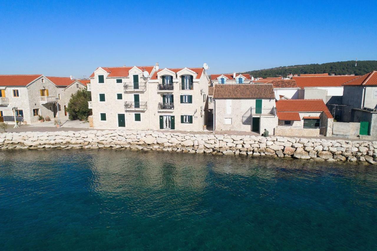 Apartments Nina Бибине Екстериор снимка